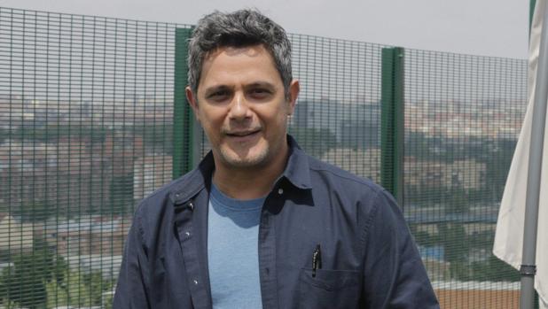 Alejandro Sanz también quiere que el Carnaval de Cádiz sea patrimonio de la Humanidad