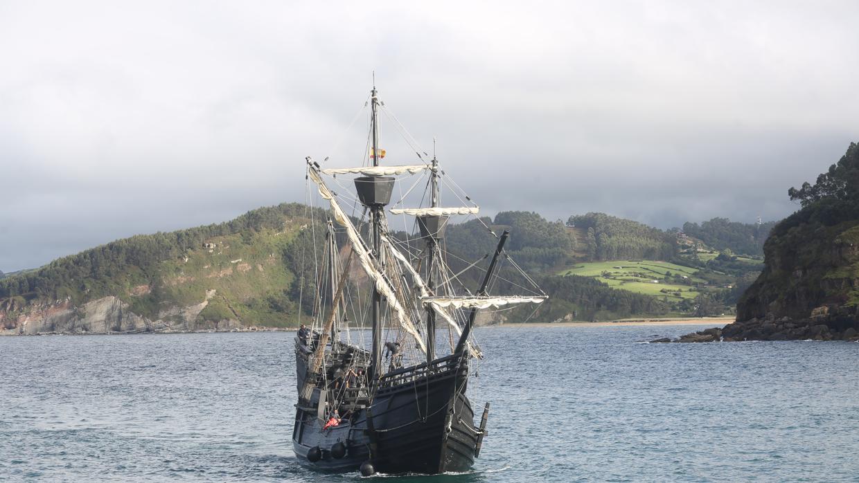 La réplica de la nao Victoria visitó ayer Tazones