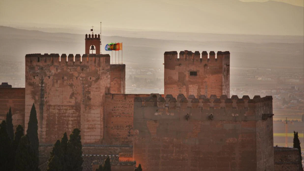 La Alhambra renueva sistema de reservas para evitar colas y refuerza la seguridad