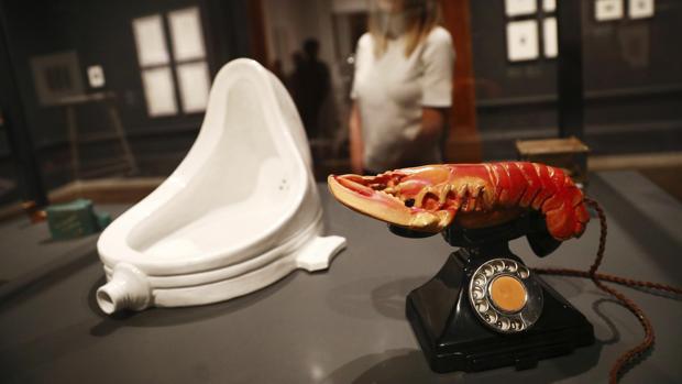 La Royal Academy de Londres ahonda en los lazos de Dalí y Duchamp en una exposición