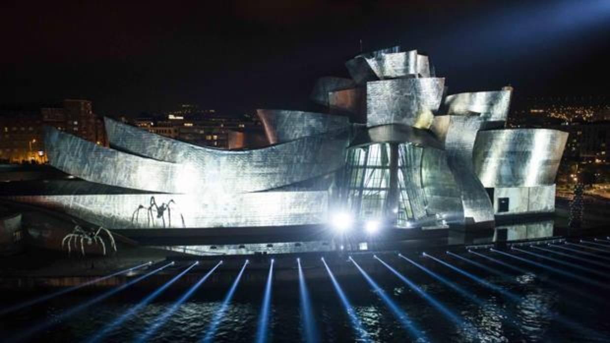 El museo Guggenheim, ayer durante la exhibición de «Reflections»
