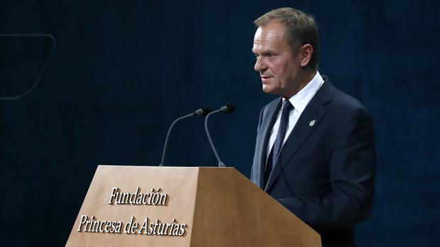 Donald Tusk: «La ley tiene que ser respetada por todos los que participan en la vida pública»