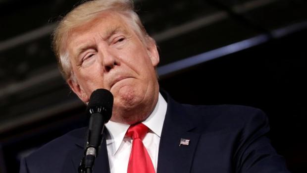 Donald Trump ya es un personaje de cómic y lucha contra Wonder Woman