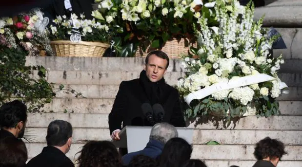 Macron, Hollande y Sarkozy asisten al funeral de Estado de Johnny Hallyday, el ídolo musical francés
