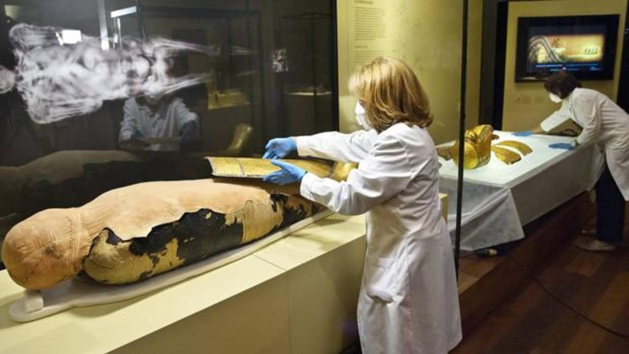 Imágen de archivo del análisis de una momia