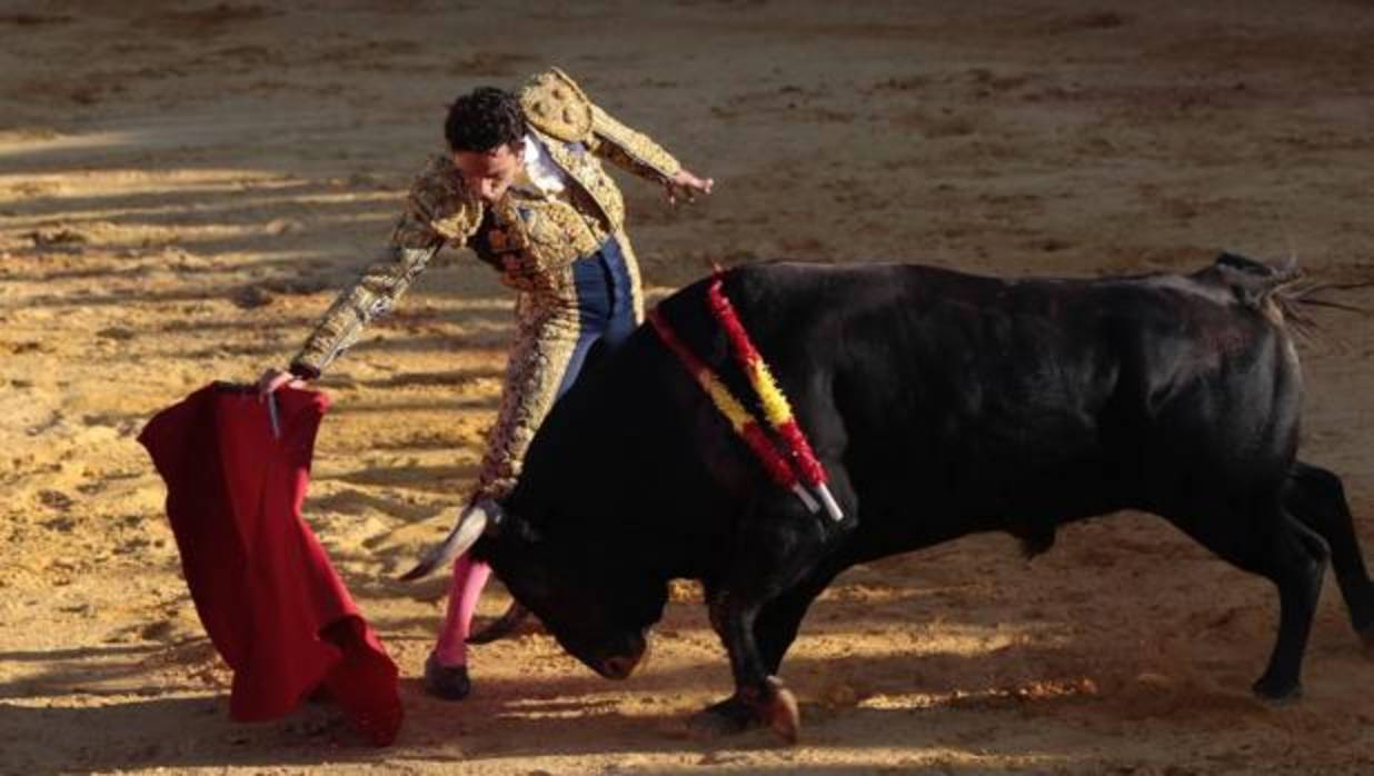 El diestro en la corrida celebrada en Camas como homenaje a su tío Soto Vargas