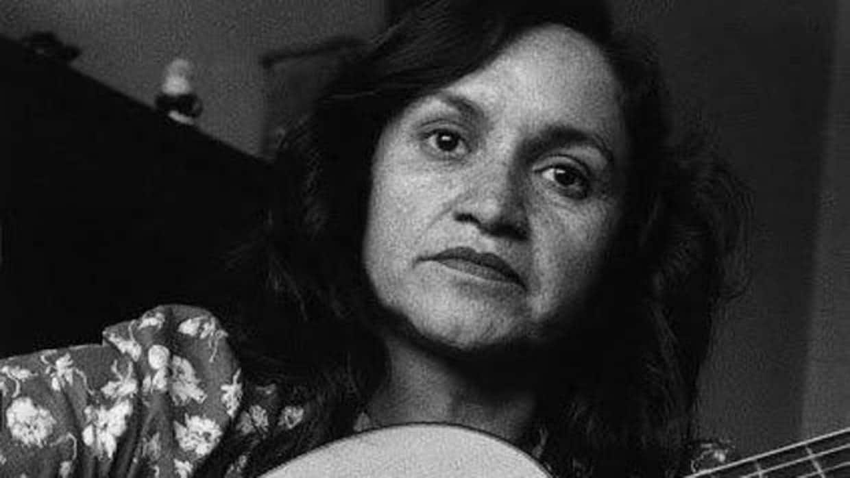 «Después de vivir un siglo»: Violeta Parra, la mujer más allá del mito