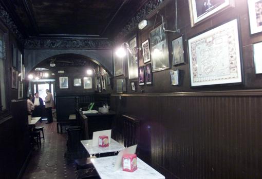 Interior de la taberna madrileña