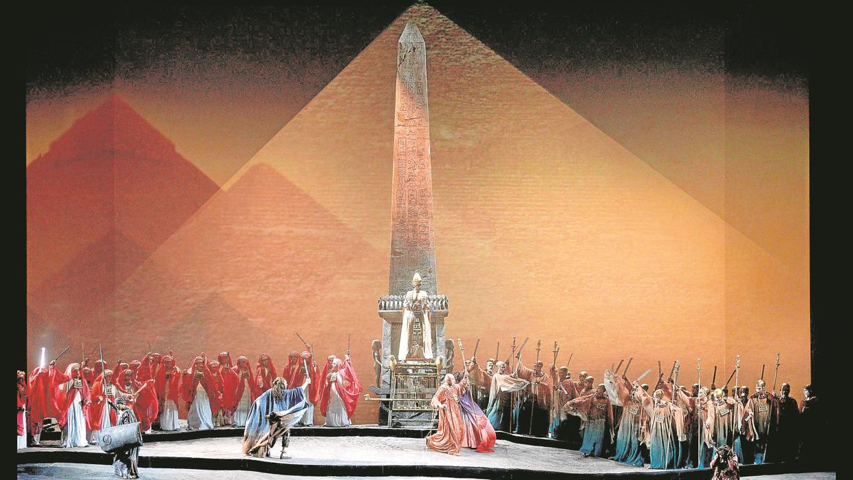 Crítica de la ópera «Aida» en el Teatro Real: La pesadez histórica