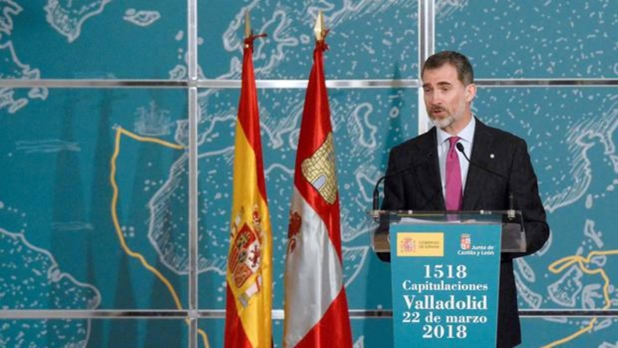 El Rey Felipe VI, durante su intervención en el acto institucional que conmemora los quinientos años de las capitulaciones de Valladolid
