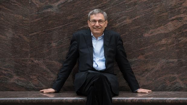 Orhan Pamuk:«Los buenos novelistas son profetas ingenuos»