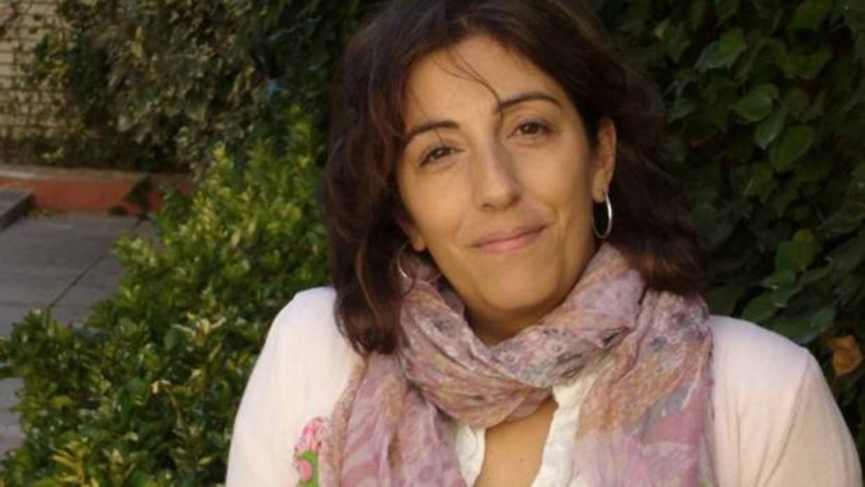 La escritora de literatura juvenil, María Frisa, se ha pasado a la novela negra