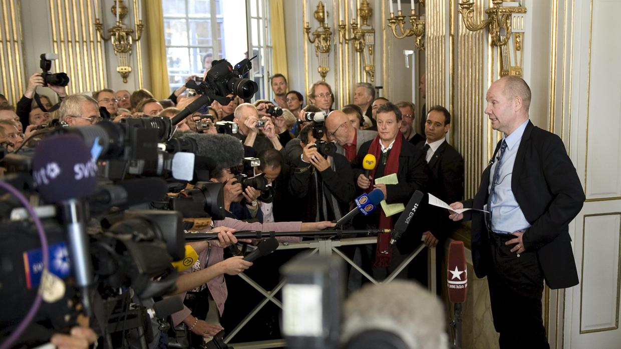 Peter Englund anuncia el Nobel de Literatura en 2009