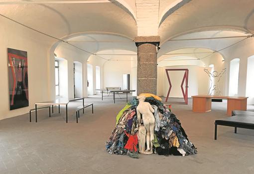 Fundación Pistoletto Cittadelarte. En el centro su conocida obra «La Venus de los trapos»