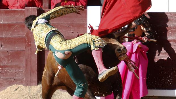 El drama de García Navarrete, de una cornada en el cuello a otra en el muslo