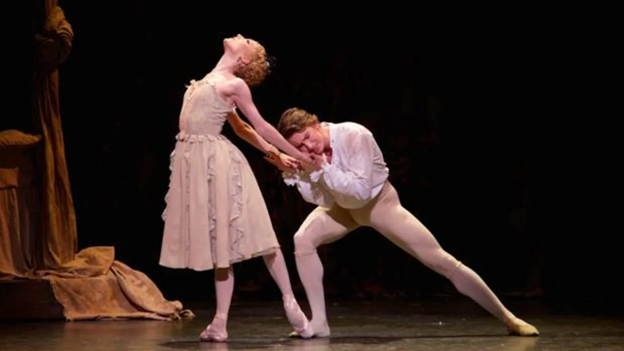 Sarah Lamb y Vadim Muntagirov, en el ballet «Manon», retransmitido el pasado 3 de mayo.