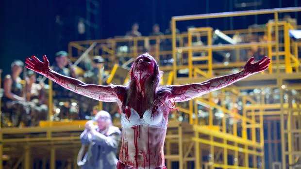El Teatro Real estrena «Die Soldaten», una ópera que es «un abismo de brutalidad»