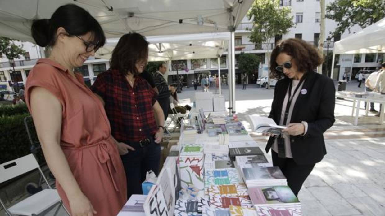El espacio dedicado a las editoriales independientes en la Feria del Libro de Sevilla