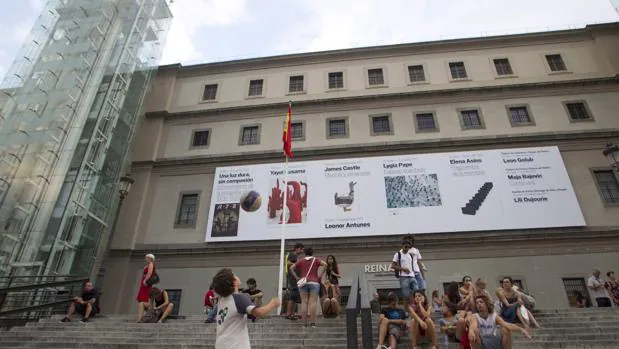 Cultura y los sindicatos pactan una mejora para los vigilantes de los museos estatales y el Reina Sofía