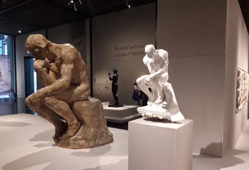 Dos versiones de «El pensador» de Rodin en las salas del British Museum