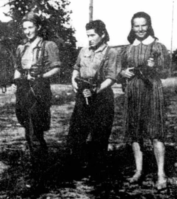 La historia olvidada de las mujeres que lucharon contra los nazis en Varsovia