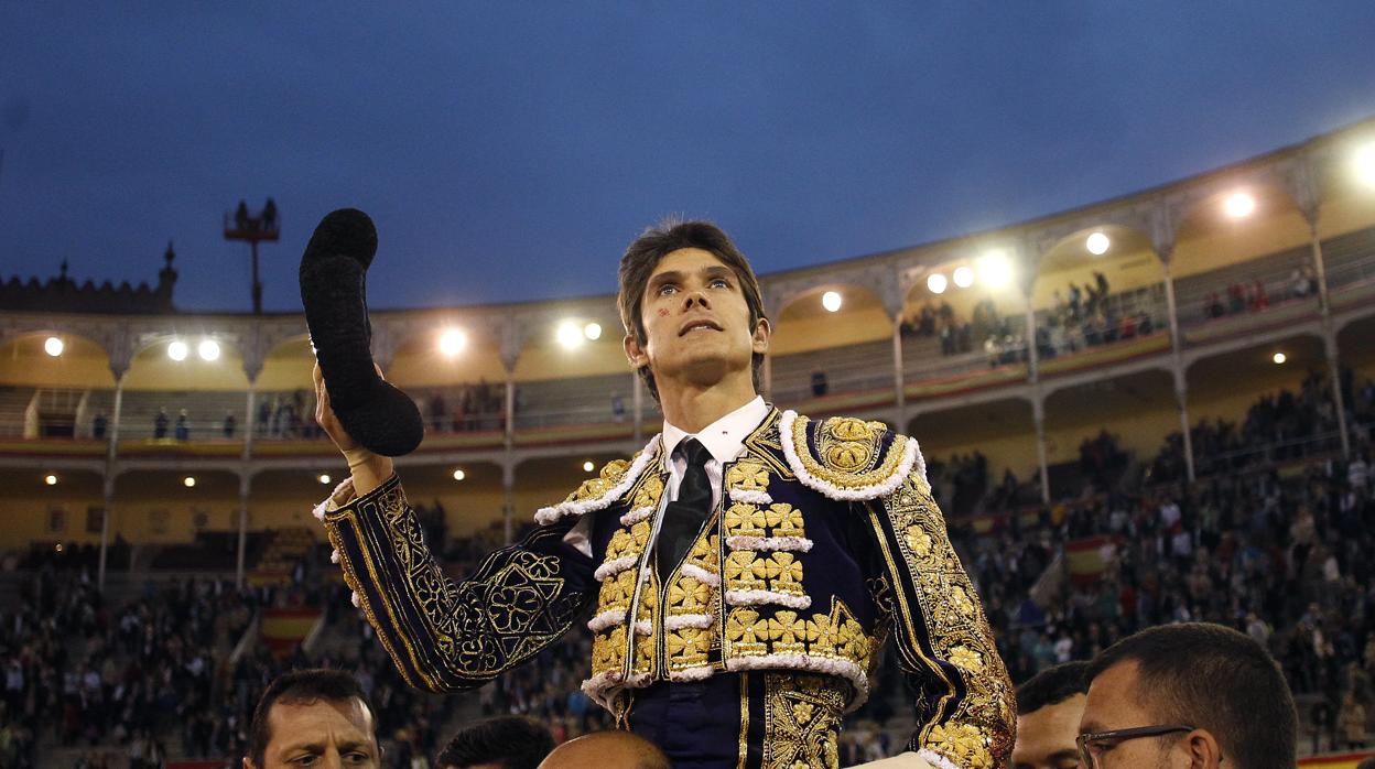 Sebastián Castella, a hombros en Las Ventas