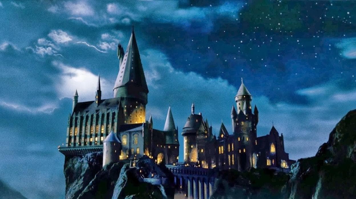 La escuela de magia y hechicería Hogwarts