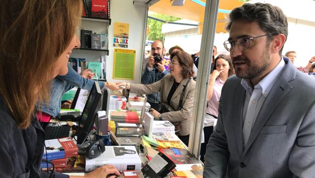 Màxim Huerta, en la Feria del Libro: «La cultura estaba maltratada y deprimida»