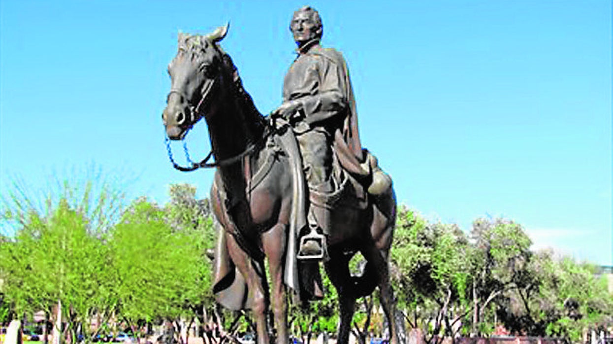 Estatua en honor de Eusebio Kino, uno de los protegidos de la duquesa de Aveiro