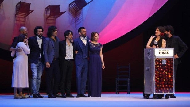 «Solitudes», mejor obra de teatro en unos premios Max que miran al norte