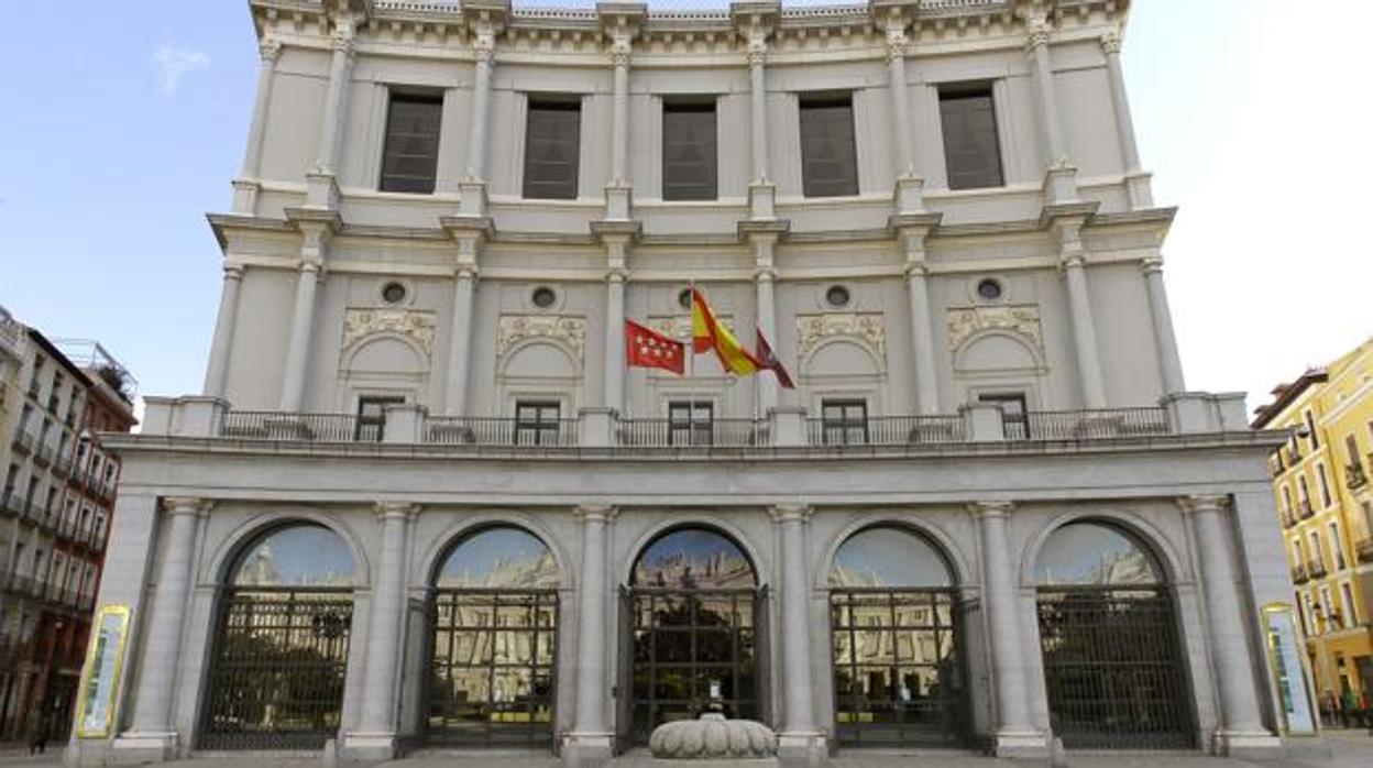 Fachada del Teatro Real en la Plaza de Oriente
