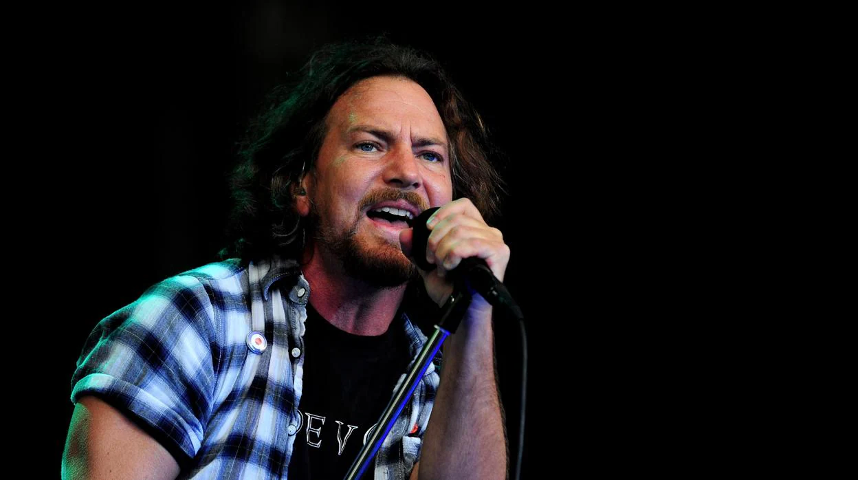 Eddie Vedder en plena actuación en una foto de archivo