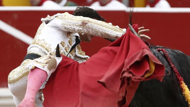 Cornada y triunfo de Paco Ureña en San Fermín