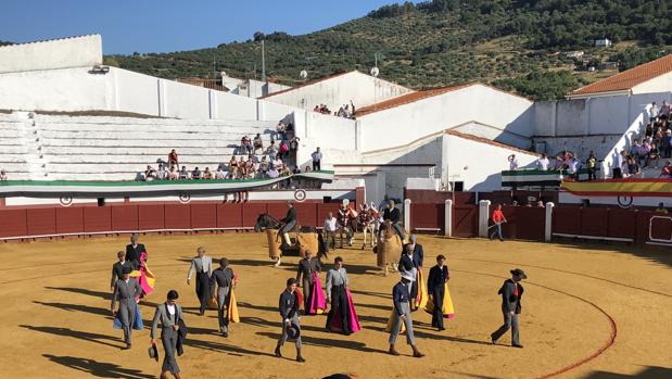 José Antonio Monesterio, única oreja en el festival de Cabeza la Vaca