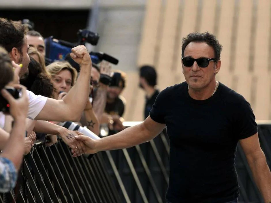 Bruce Springsteen, a Arcade Fire: «Aseguraos de que podéis seguir tocando en España»