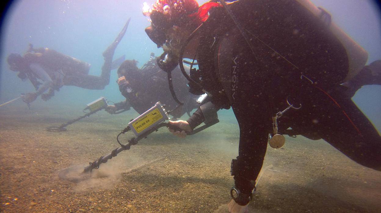Investigadores de la Subdireccion de Arqueologia Subacuatica, junto con especialistas norteamericanos y tecnologia de última generacion, exploran el fondo marino