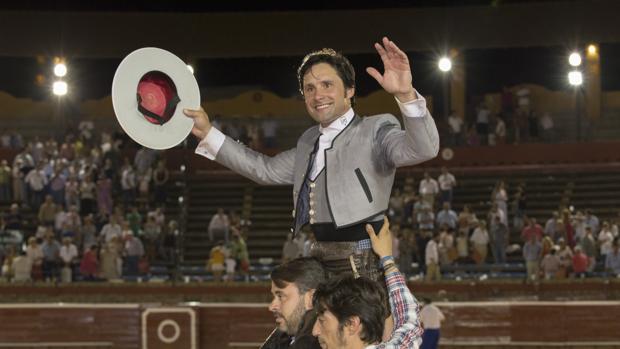 Andrés Romero, a hombros en el cierre colombino