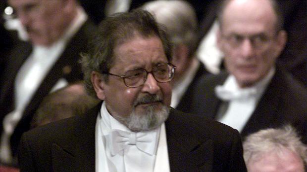 Muere el Premio Nobel británico V.S. Naipaul a los 85 años