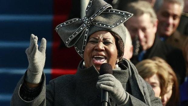 Aretha Franklin está «consciente» y «descansando en casa»