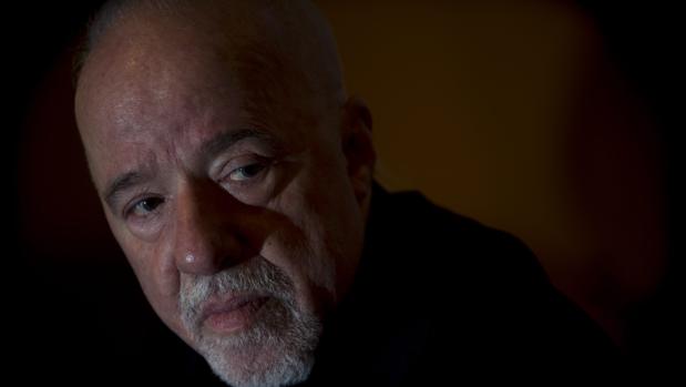 El «carné de loco» de Paulo Coelho