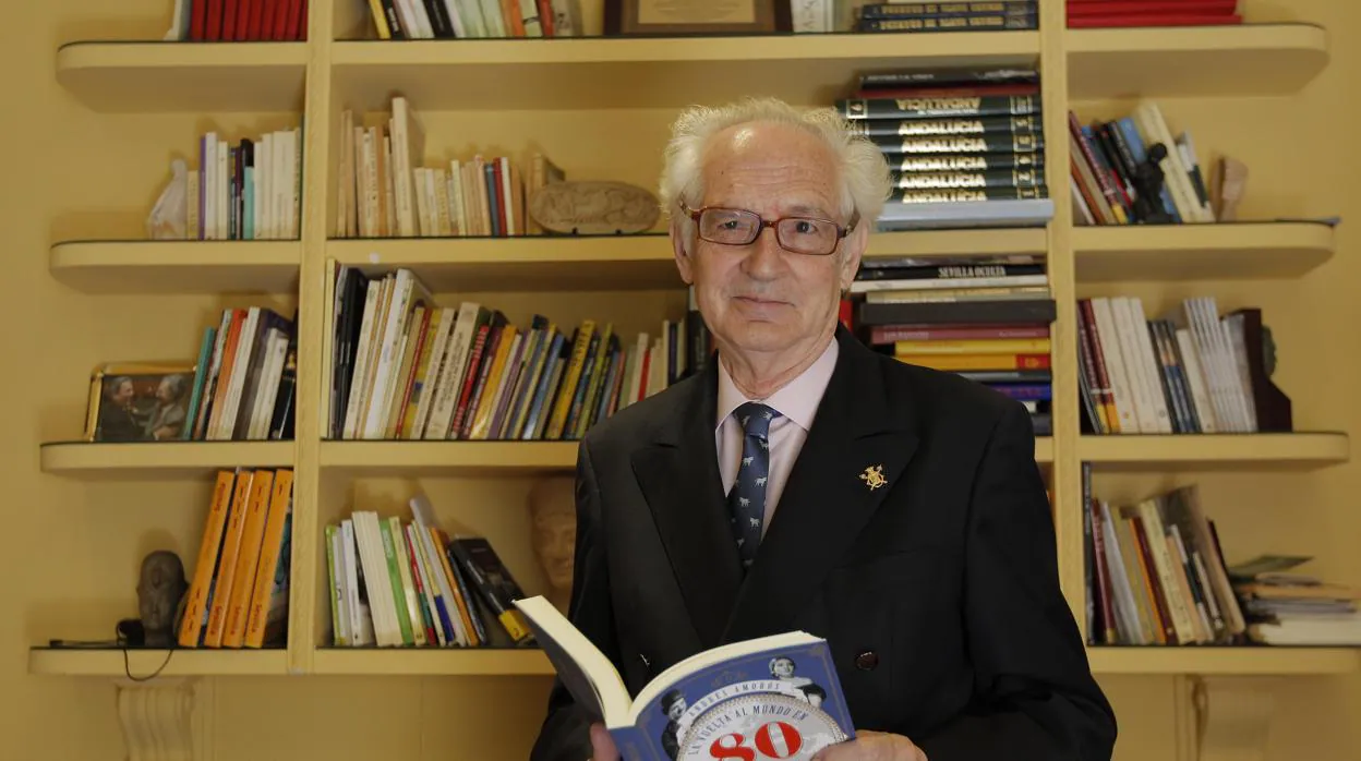 Andrés Amorós, con su último libro, «La vuelta al mundo en 80 músicas»