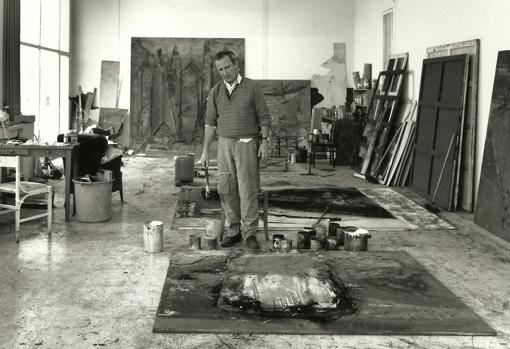 Lucio Muñoz en el estudio de Ronda de la Avutarda en una imagen de archivo