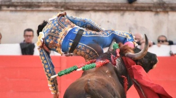 Grave cornada a Diego San Román en Nimes