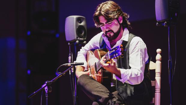 La guitarra desnuda de Álvaro Martinete