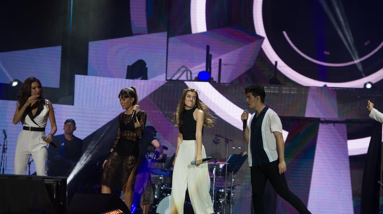 Los chicos de la pasada edición de OT en su concierto en el Santiago Bernabéu