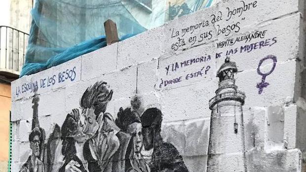 Atacan un mural en Málaga por considerar machista un verso de Vicente Aleixandre