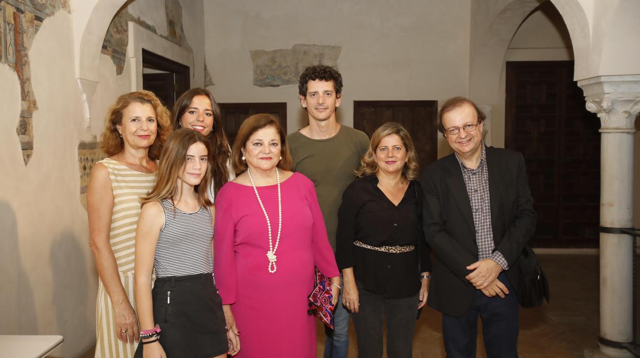 La familia de Manuel Ferrand asistió al coloquio en la Casa de los Poetas