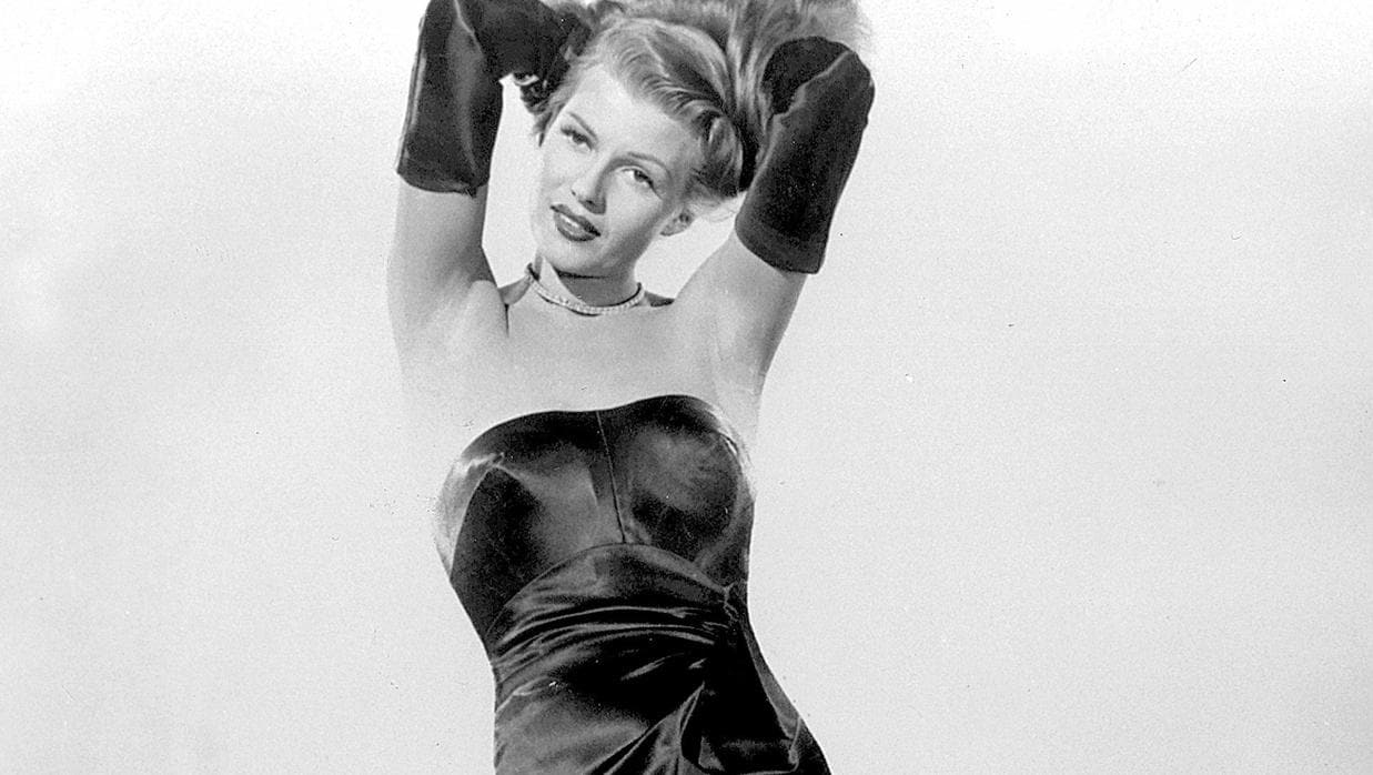 La actriz Rita Hayworth, en una escena de «Gilda»