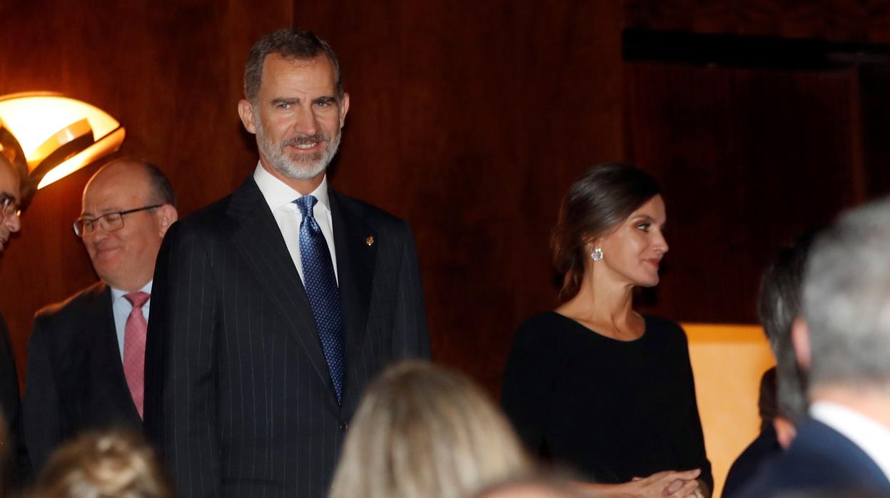 Don Felipe y Doña Letizia, a su llegada al XXVII Concierto premios Princesa de Asturias