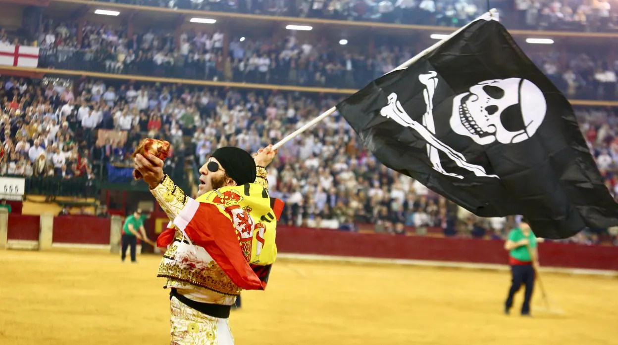 Juan José Padilla, bandera pirata en mano